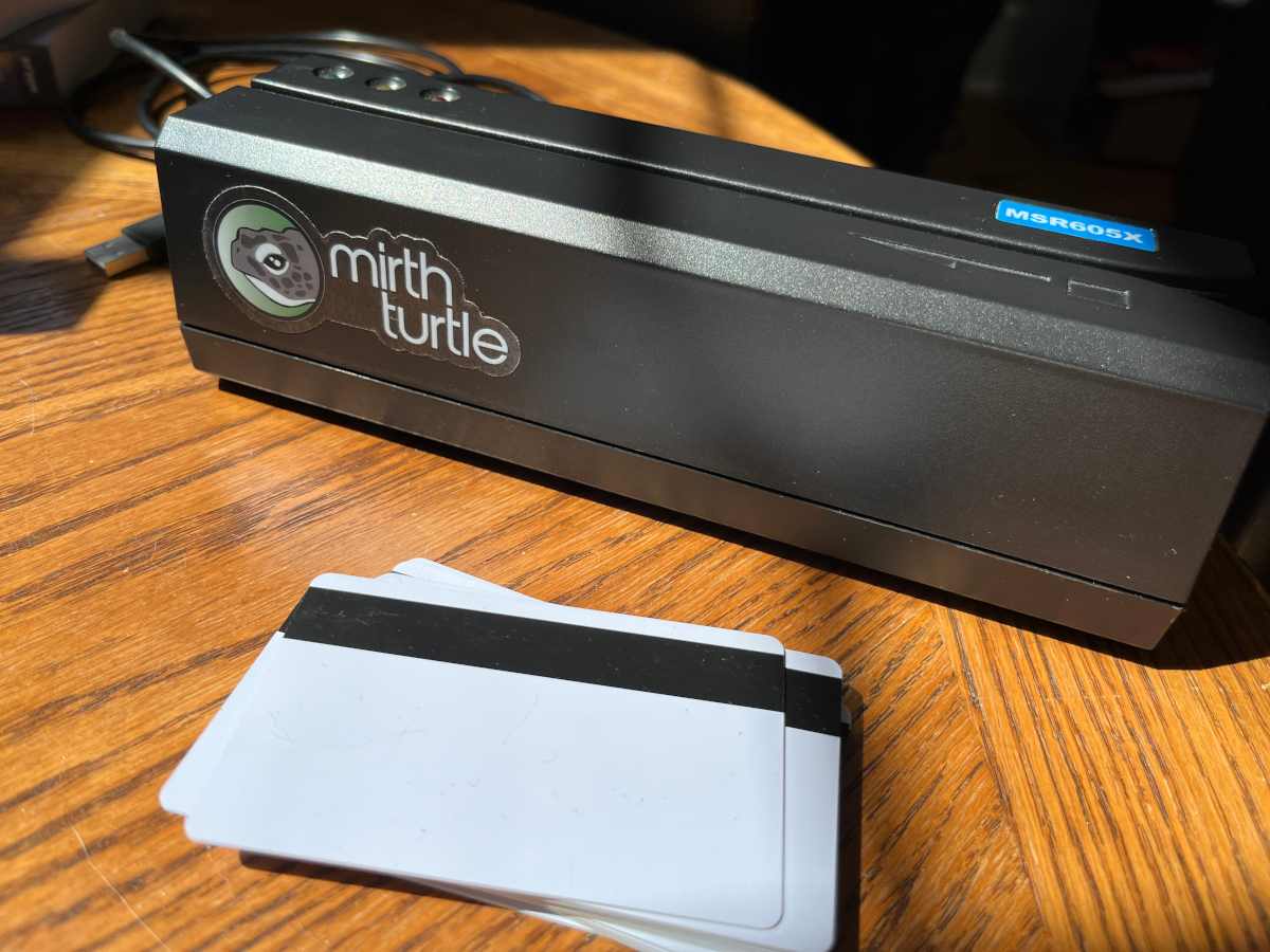 A magnetic card reader/writer